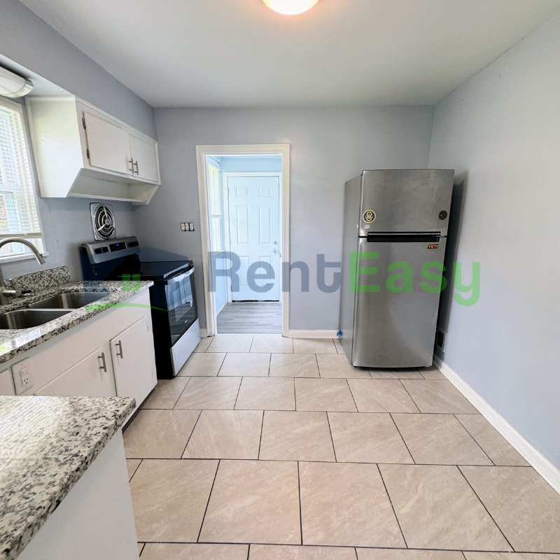 2625 Eastwood Ave - Photo 4 of 20