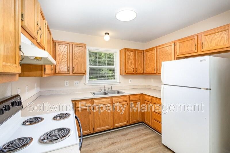 1217 Summer St - Photo 3 of 16