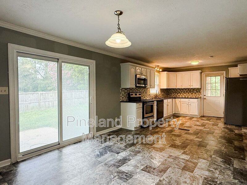 6151 Wynnwood Dr - Photo 5 of 21