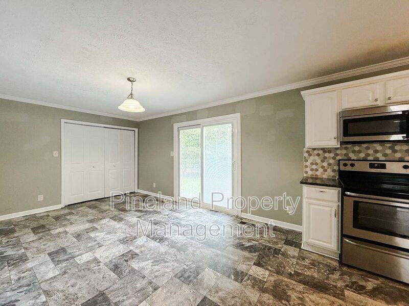 6151 Wynnwood Dr - Photo 7 of 21