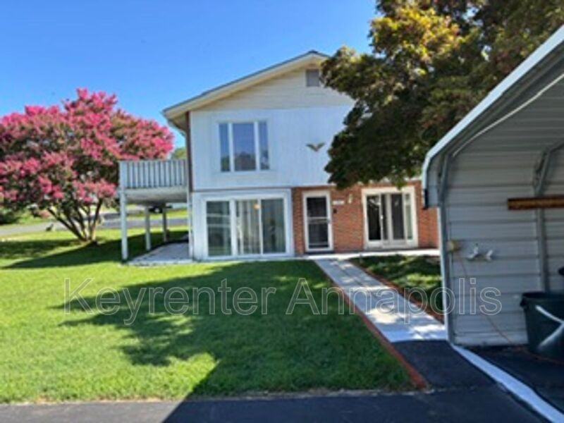 1185 Bayview Vis - Photo 2 of 10