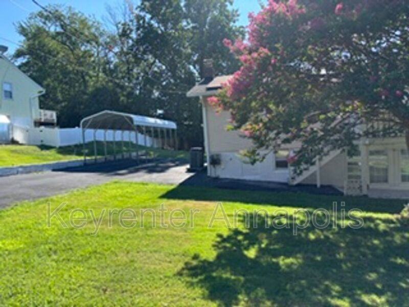 1185 Bayview Vis - Photo 4 of 10