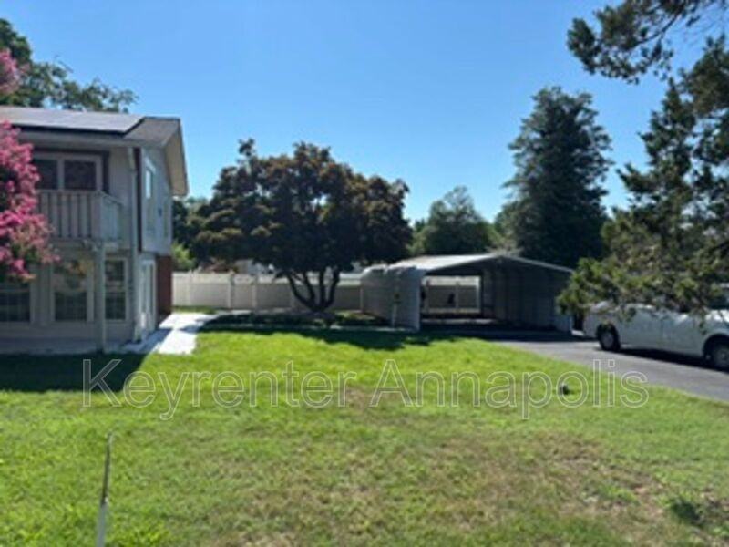 1185 Bayview Vis - Photo 5 of 10