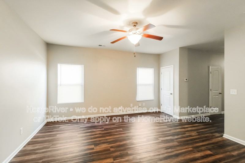 212 Daisy Cir - Photo 2 of 17