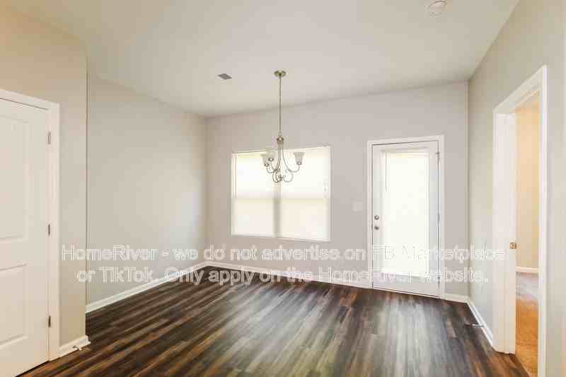 212 Daisy Cir - Photo 3 of 17