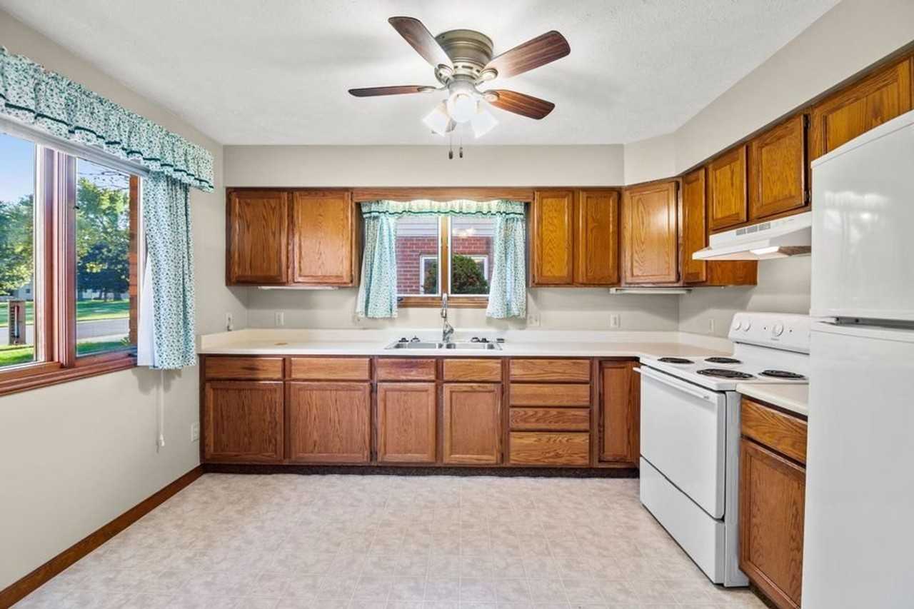 124 Short Street - Photo 2 of 12