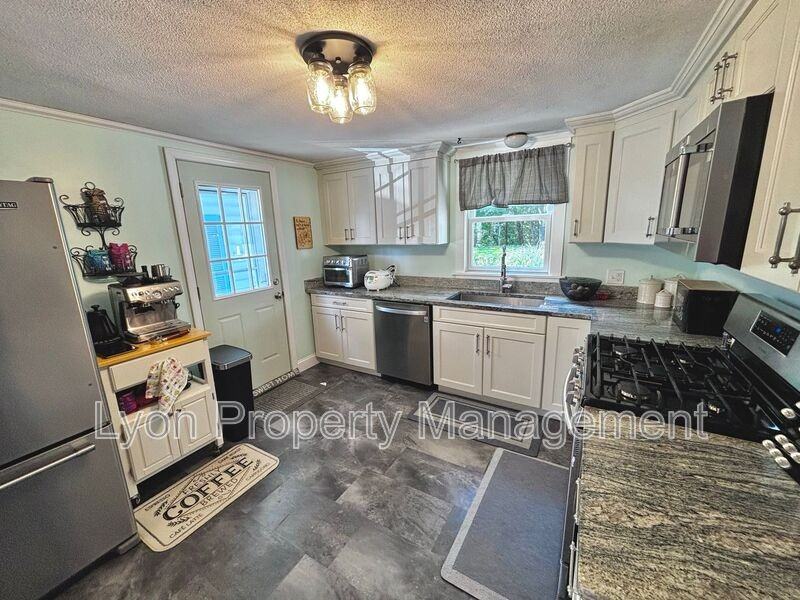 140 Long View Dr - Photo 5 of 26