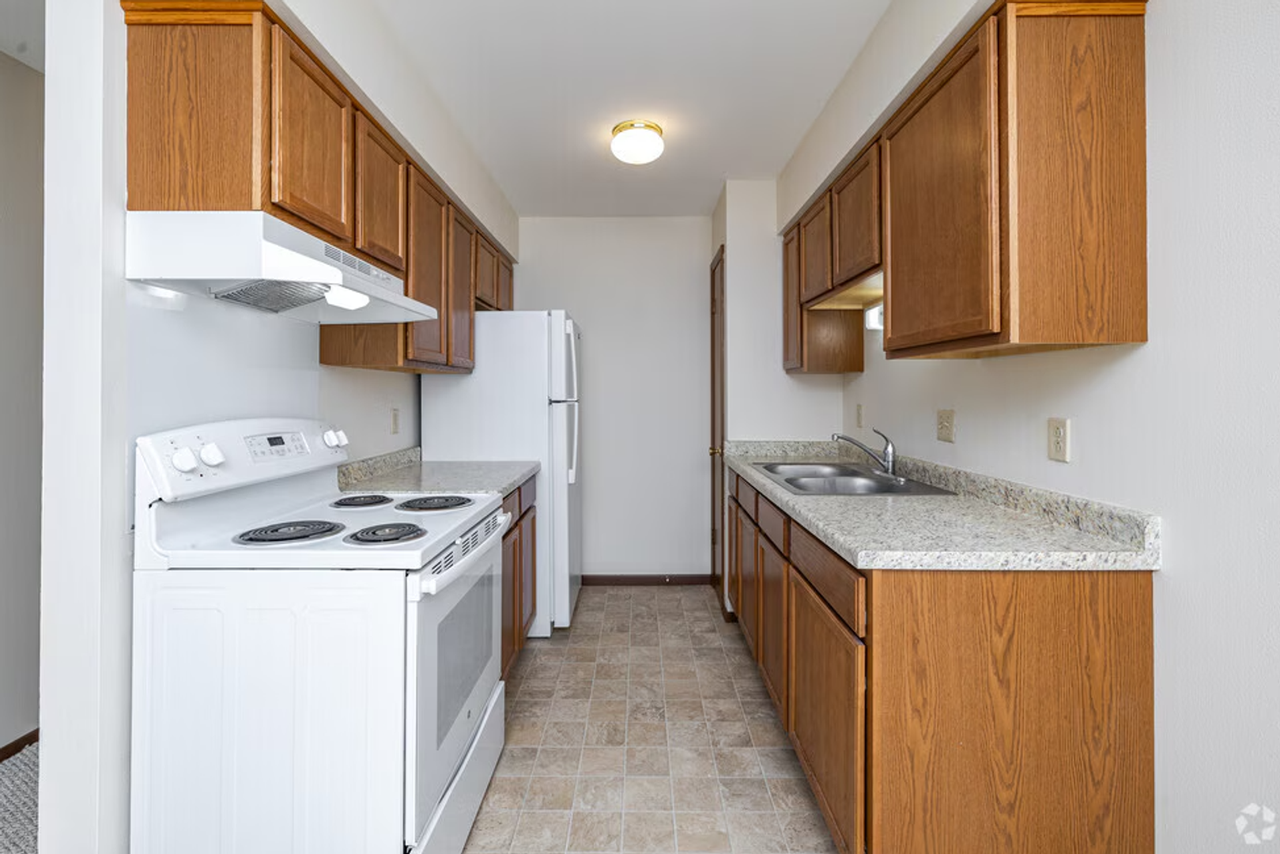 Whitman Park Apartments - Photo 3 of 12