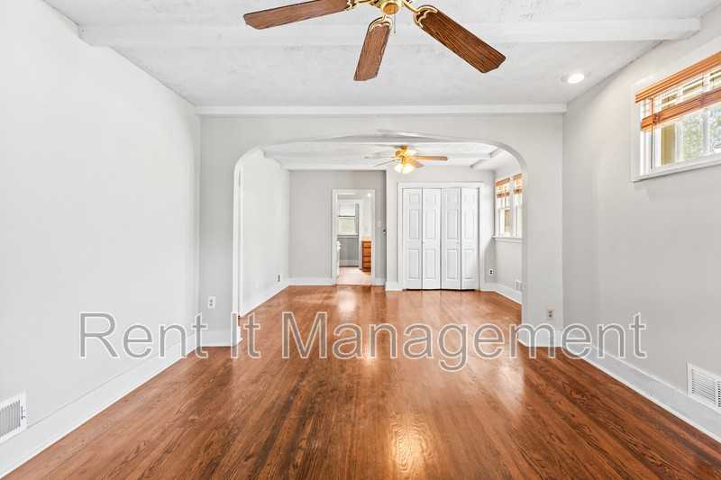 2315 N 61st St - Photo 5 of 34