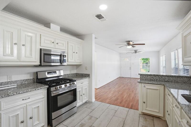 5315 Bell St - Photo 7 of 21