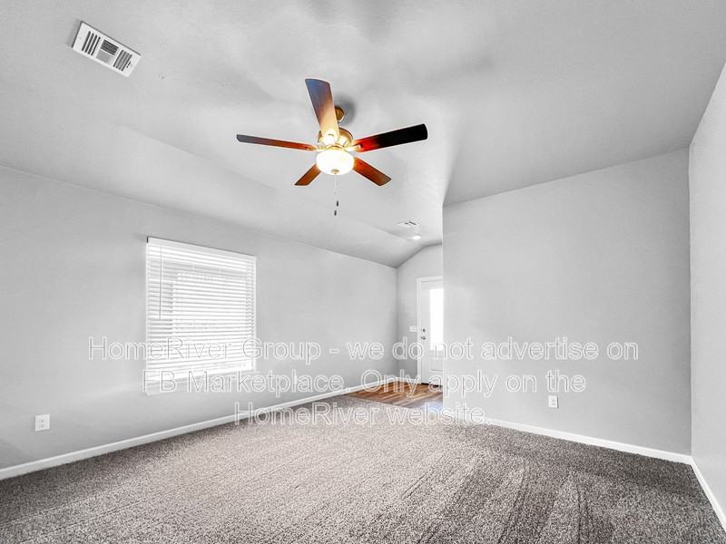 9328 Nw 126th St - Photo 3 of 22