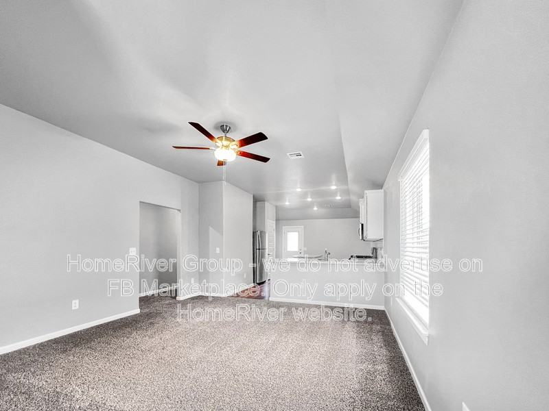 9328 Nw 126th St - Photo 4 of 22