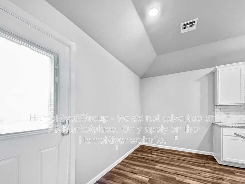 9328 Nw 126th St - Photo 6 of 22