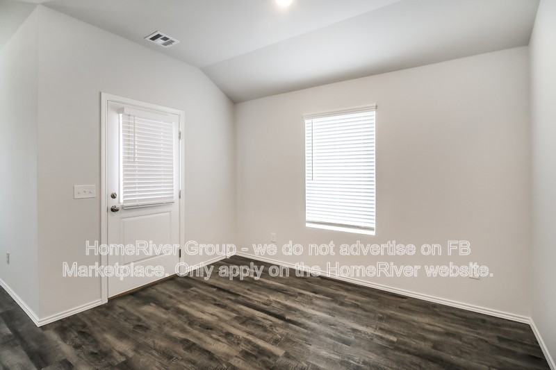 3119 Valley Dr - Photo 2 of 17