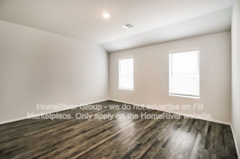 3119 Valley Dr - Photo 3 of 17