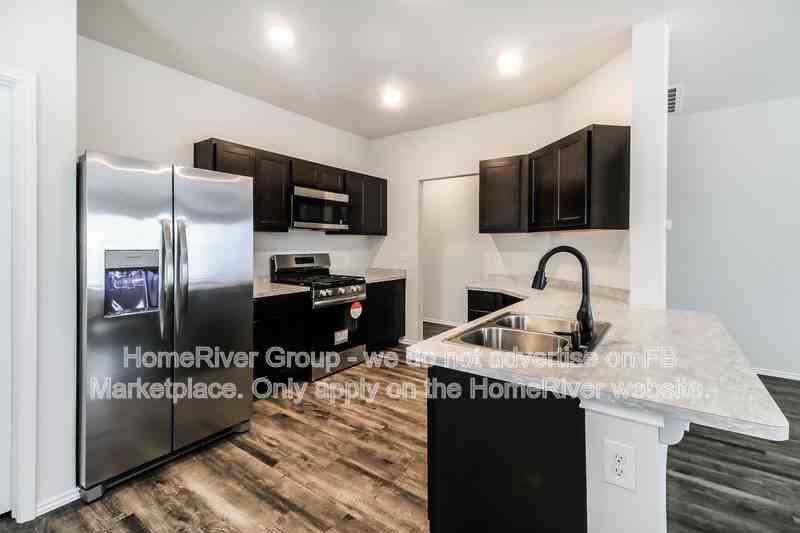 3119 Valley Dr - Photo 5 of 17