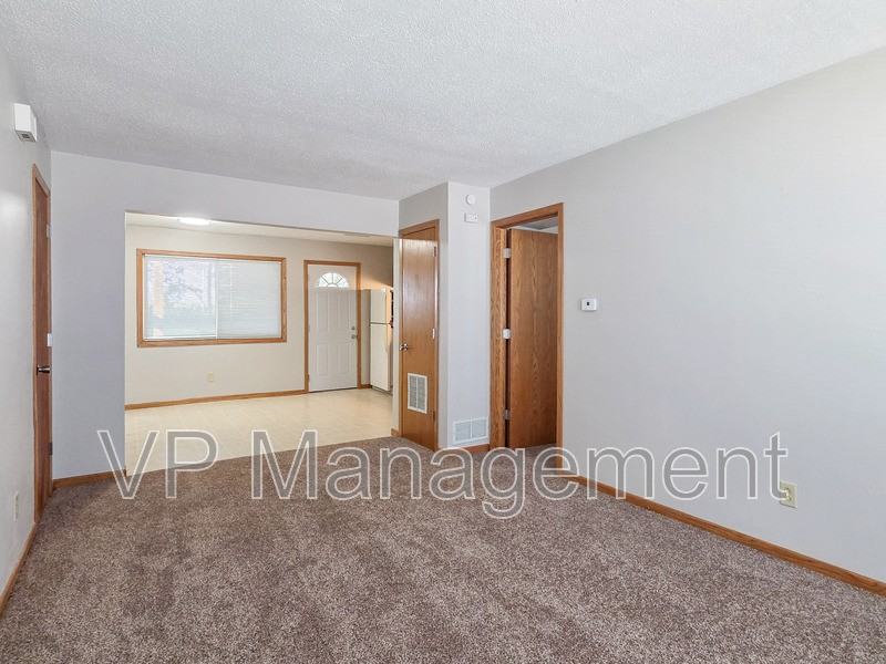 19 Park Crest Ct - Photo 3 of 9