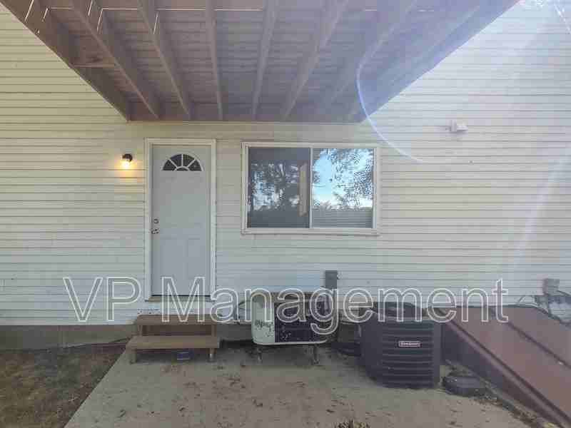 19 Park Crest Ct - Photo 4 of 9