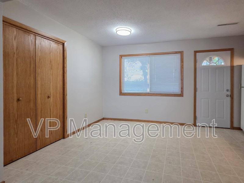 19 Park Crest Ct - Photo 6 of 9