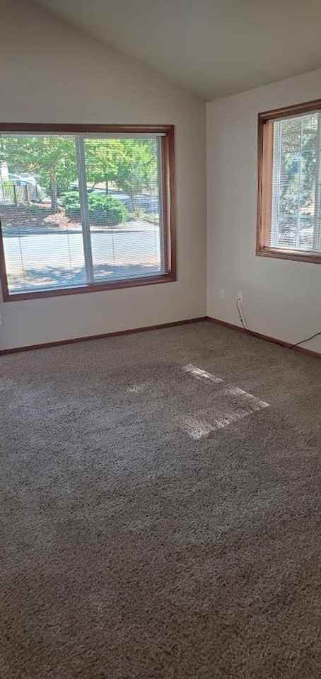 6708 Camellia Ct - Photo 3 of 14