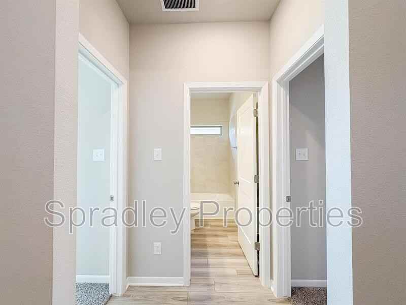 4816 Sparks Ln - Photo 3 of 25