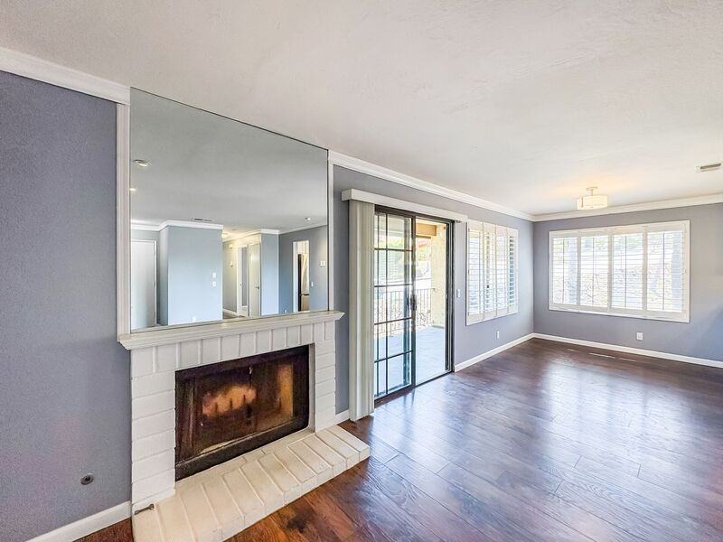 1020 Grape St - Photo 2 of 22
