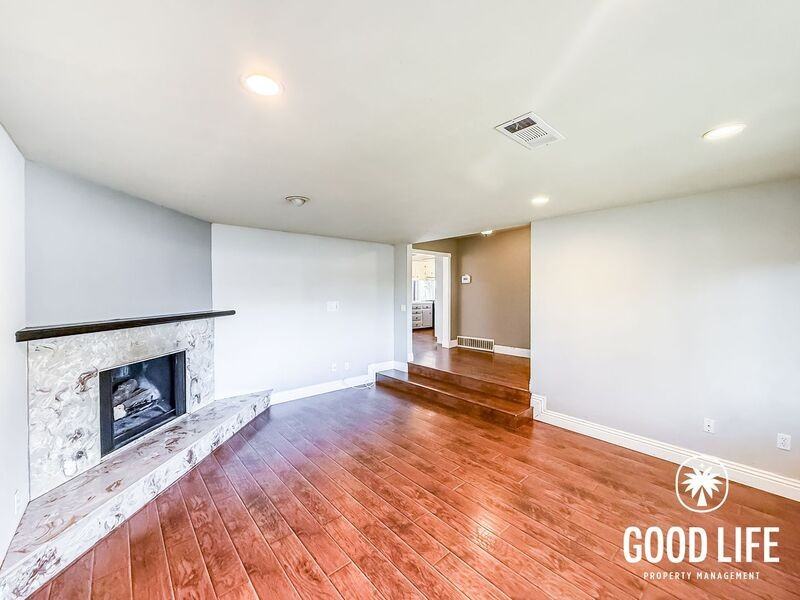 1031 Emelita St - Photo 3 of 19