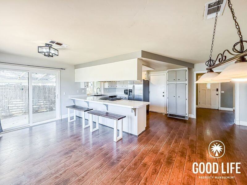 1031 Emelita St - Photo 4 of 19