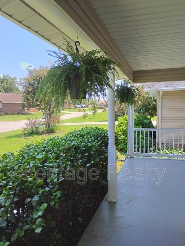 2707 Lady Bug Ln - Photo 3 of 20