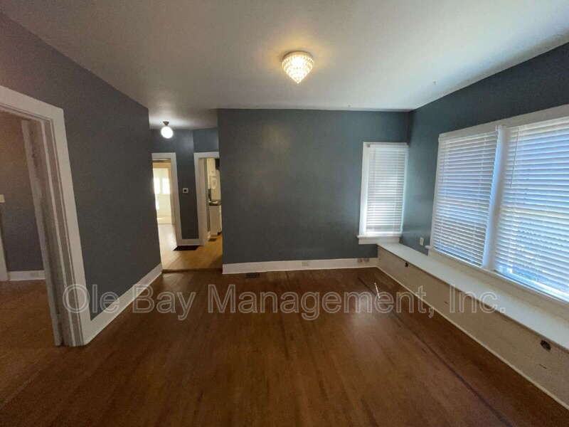 2153 Dauphin St - Photo 3 of 11