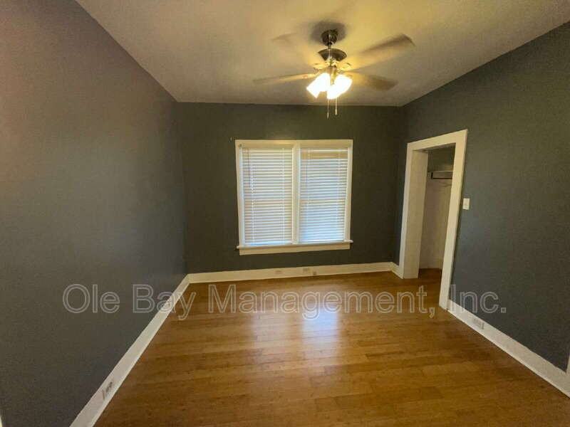2153 Dauphin St - Photo 4 of 11