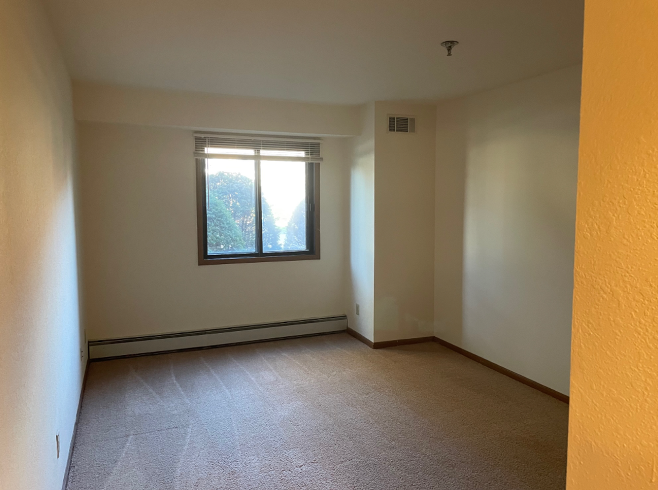 Greenfield Park Apartments - Photo 5 of 24