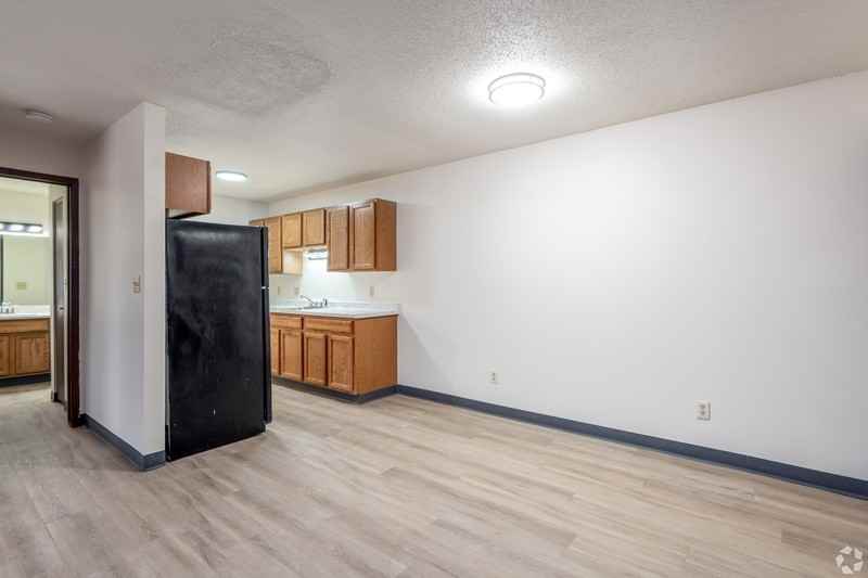 187 S National Ave - Photo 5 of 17