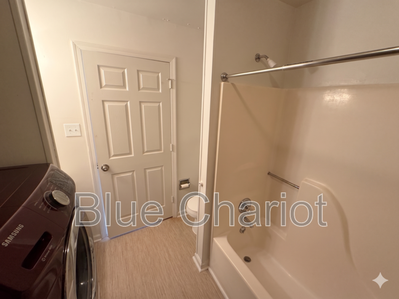 502 Raynor St - Photo 6 of 12