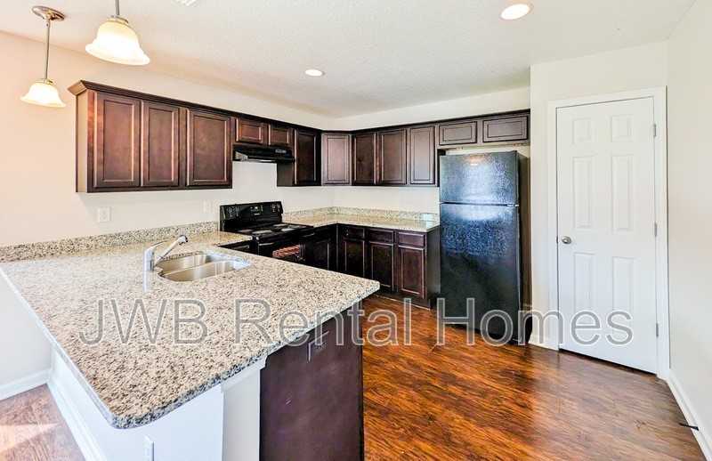 4638 Lenox Ave - Photo 2 of 12