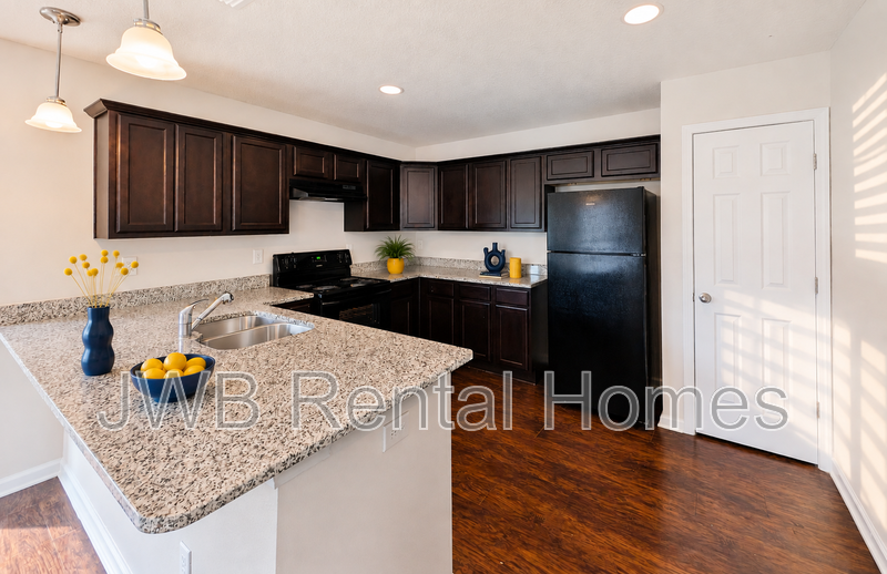 4638 Lenox Ave - Photo 3 of 12