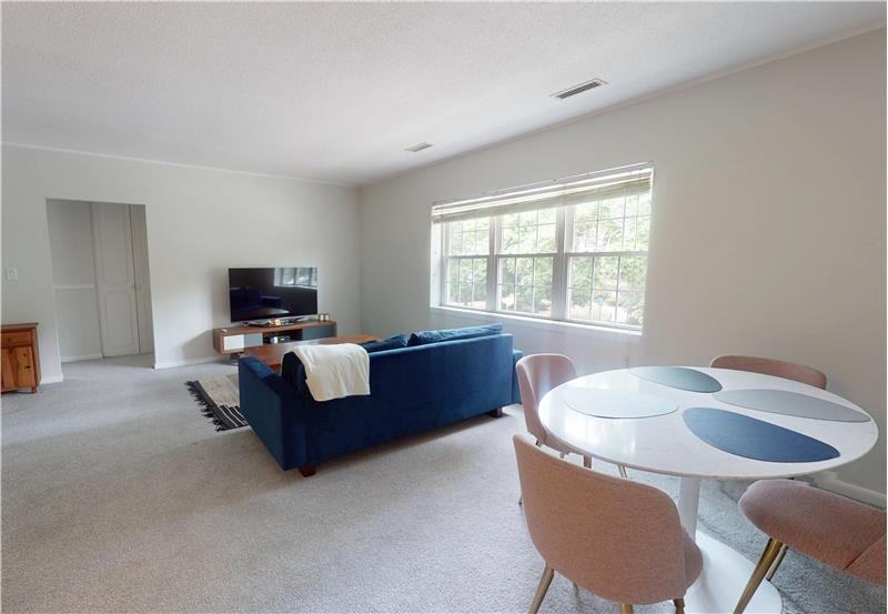 133 Lake Shore Rd #4 - Photo 4 of 14