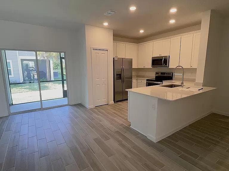 12586 Nw 7th Pl #12586 - Photo 2 of 11