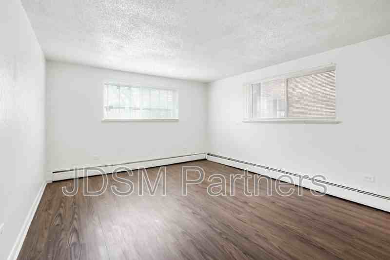 1415 N Pearl St #302