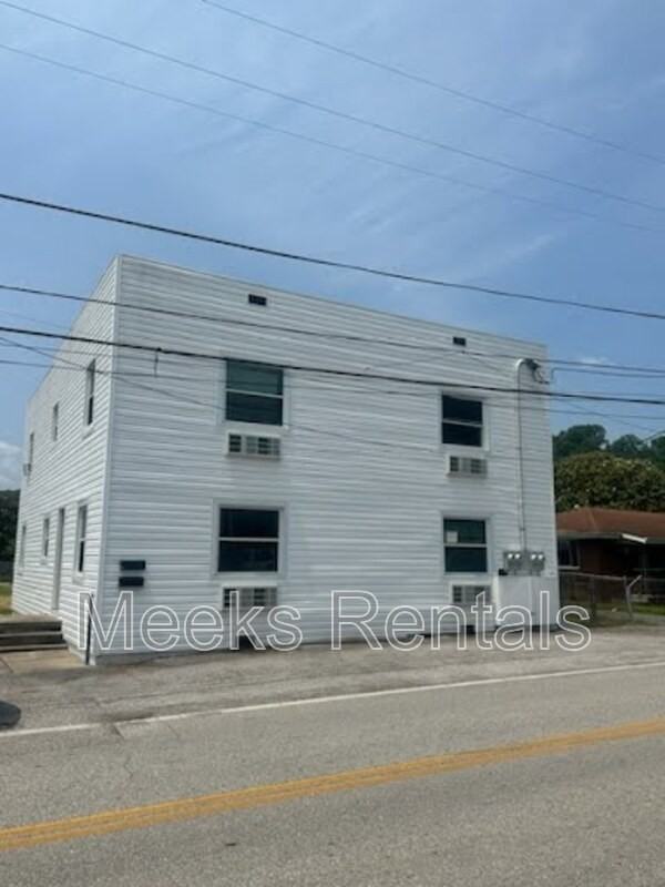 405 29th St W - Photo 2 of 3