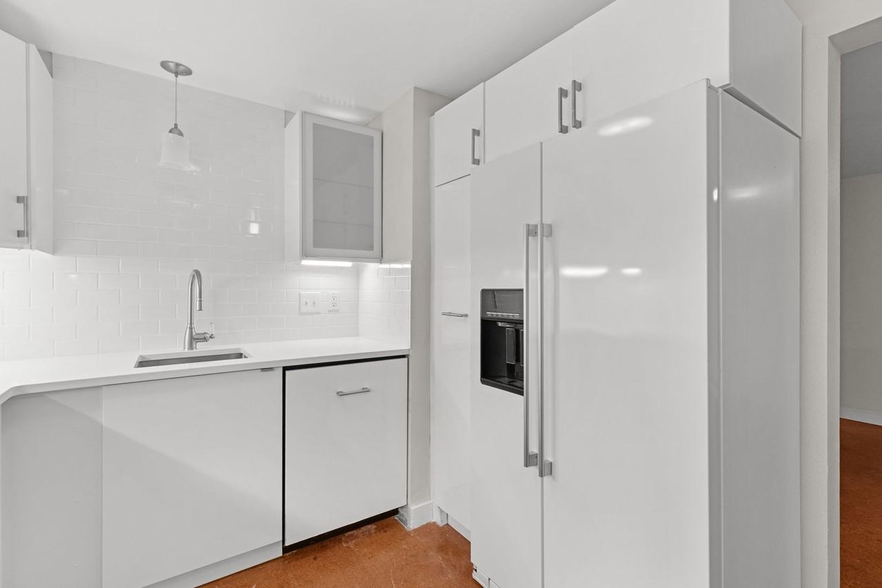 625 Pearl St #1 - Photo 5 of 18