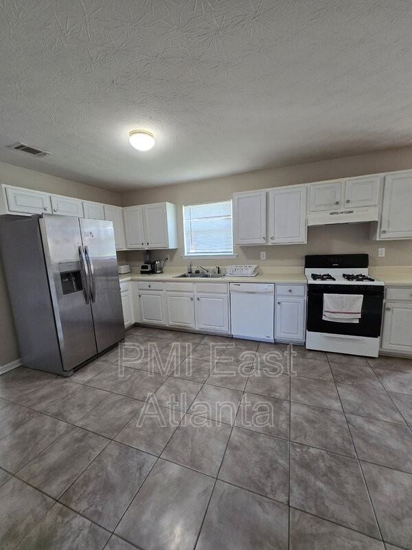 70 Desota Dr - Photo 5 of 14