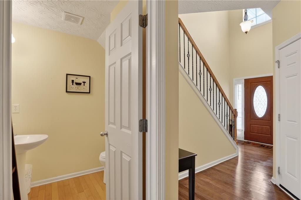 5556 Cascade Run Sw - Photo 4 of 42