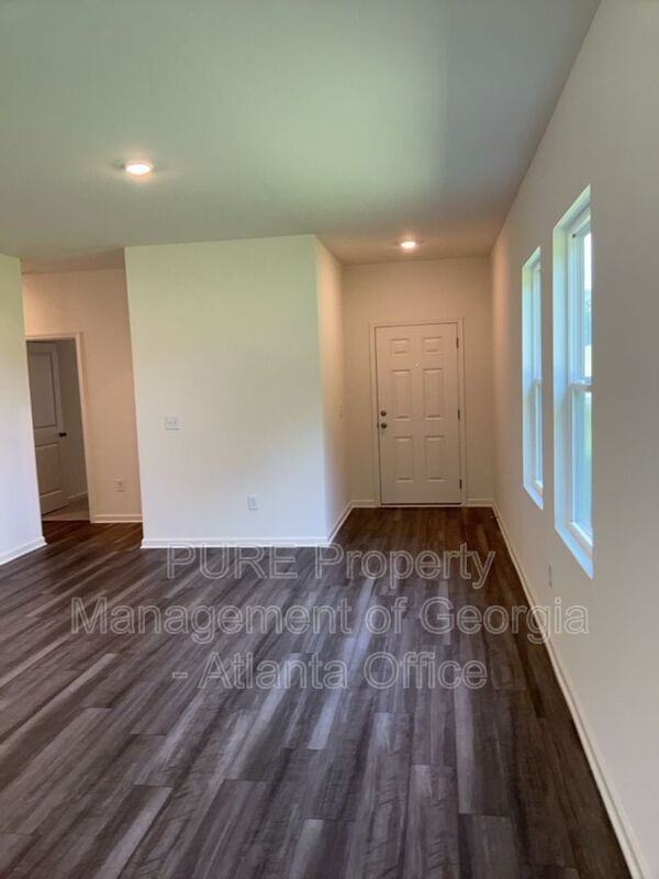 25 Crescent Blvd - Photo 3 of 17