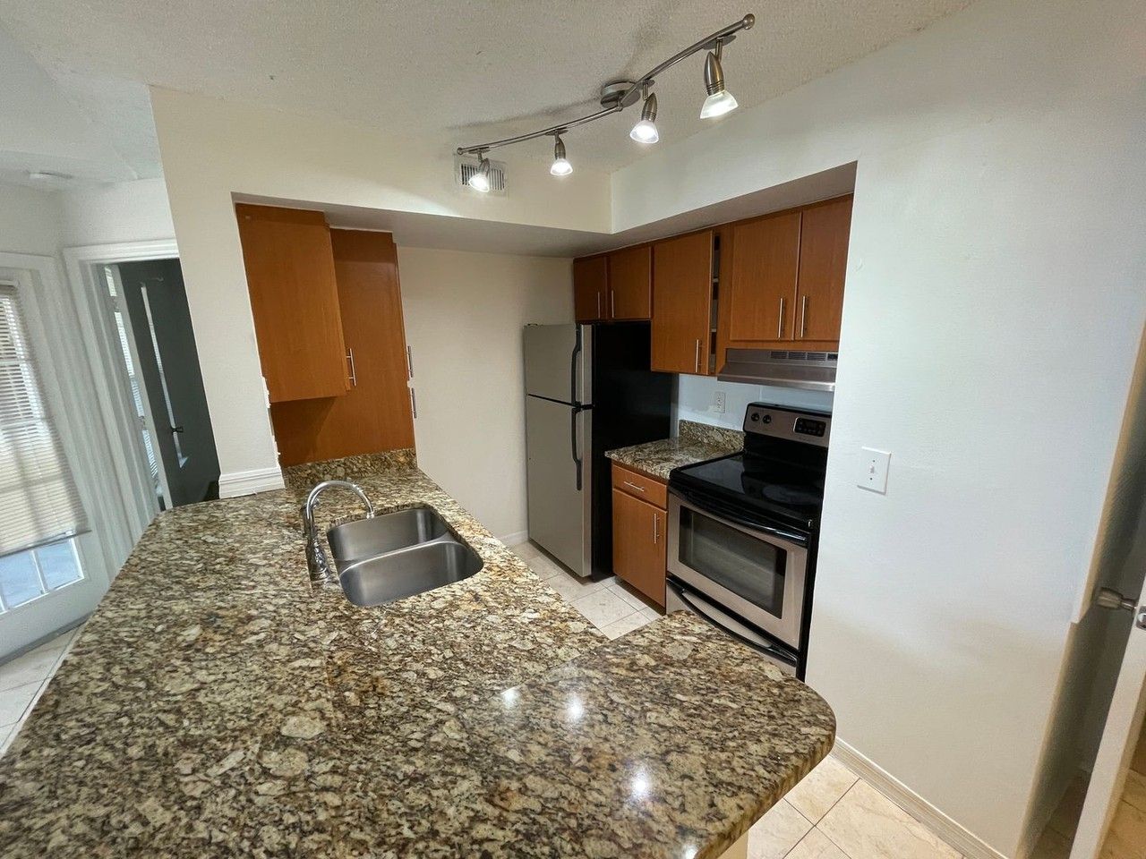 409 Fountainhead Cir #234 - Photo 3 of 21