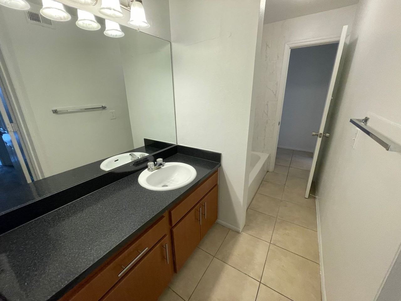 409 Fountainhead Cir #234 - Photo 6 of 21