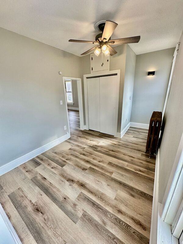 208 S 9th St #3 - Photo 3 of 10