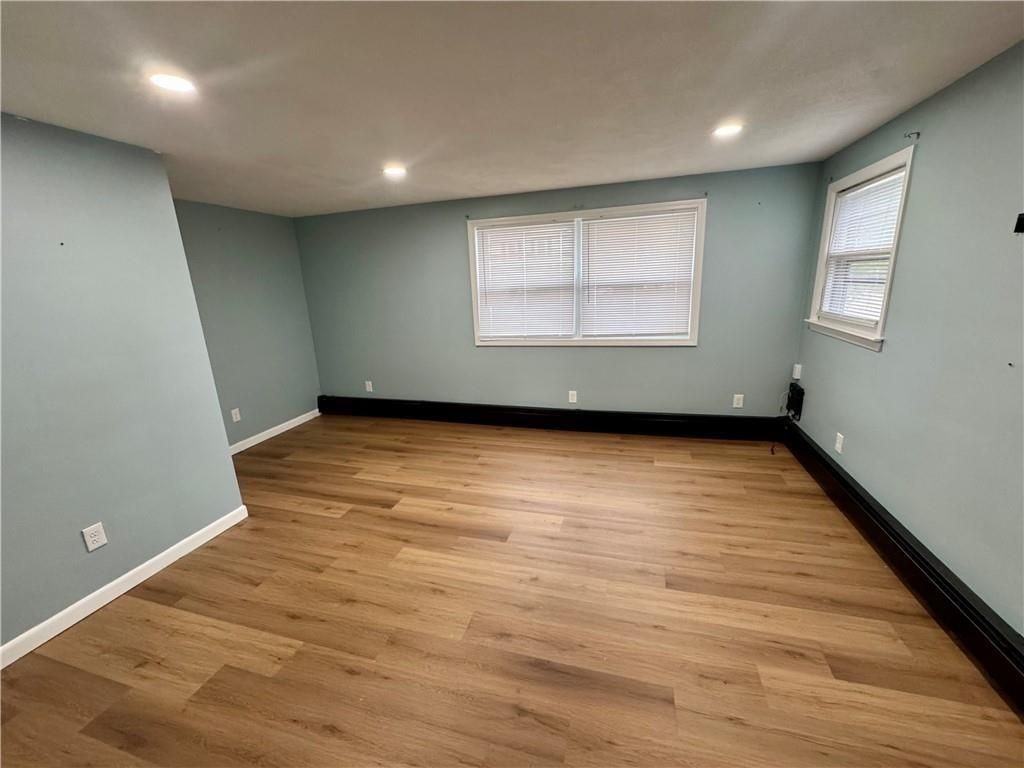 75 Hobson Ave - Photo 2 of 6