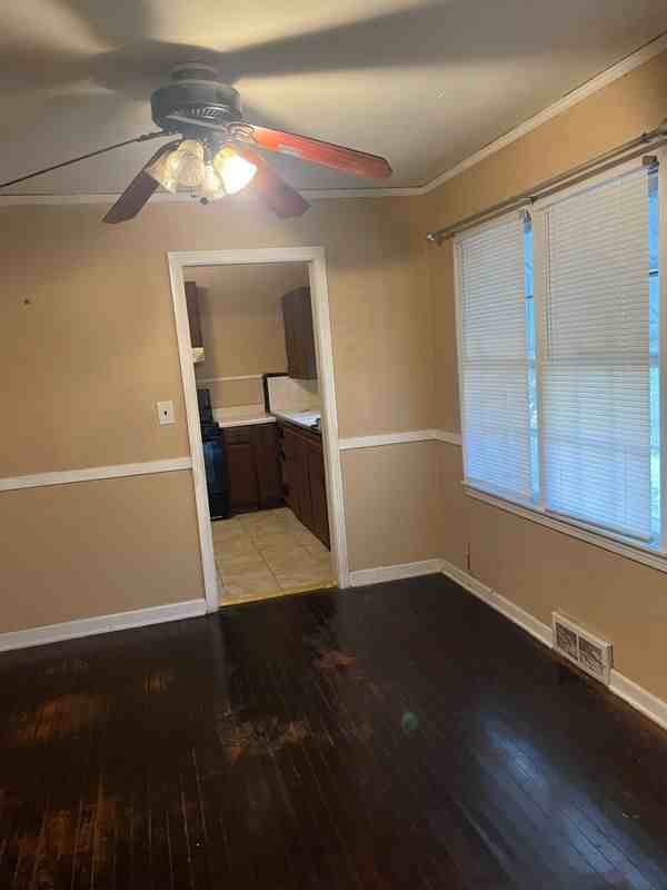 7228 Tracy Ave - Photo 3 of 6