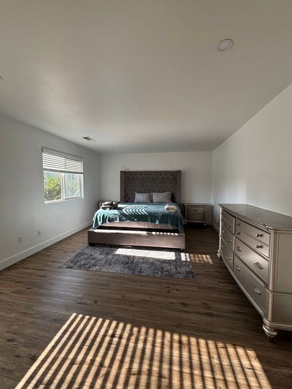 8341 Kelvin Ave - Photo 4 of 16